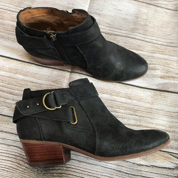 clarks artisan booties
